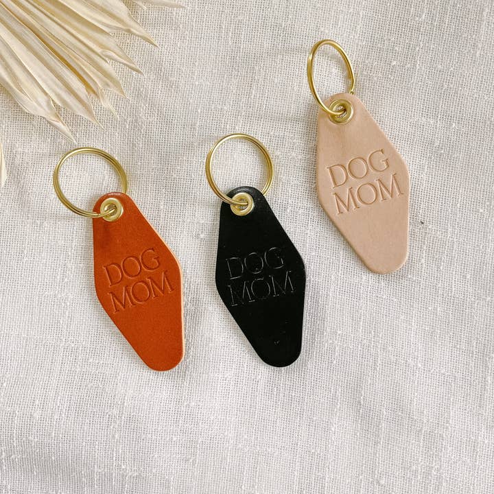EMBER & IVORY - Wholesale Keychain - Women's - 'Dog Mom' Leather Motel Keychain (3 colors)1