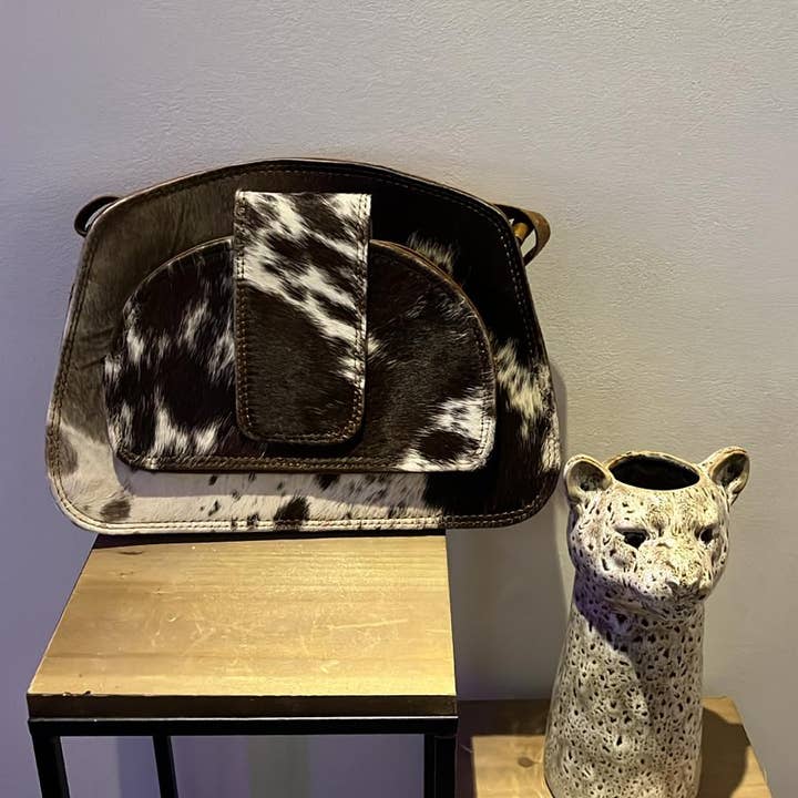 Ibiza Oria Bliss Leather Bag and other Purchase Wholesale ibb accessori bagno. Free Returns & Net 60 Terms on Faire trending on Faire.