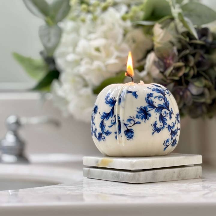 OH MY BOX - Wholesale Novelty Candle - Vintage Pumpkin Candle | Glossy Blue White Toile Design4