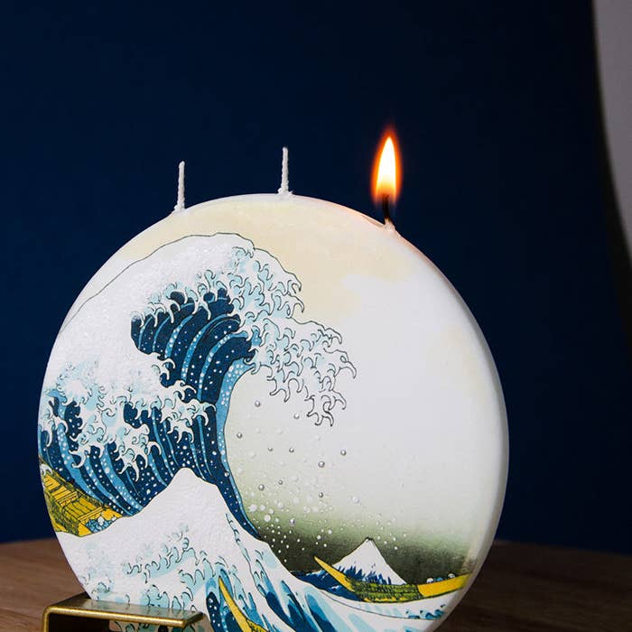 Flatyz Candles - Wholesale Novelty Candle - Flat Hand-Crafted 6" Round Candle - The Great Wave