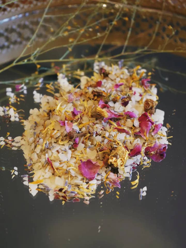 Bain rituel (Détendez-vous et reconnectez-vous avec votre intuition) pour la vente par The Medicinal Melange