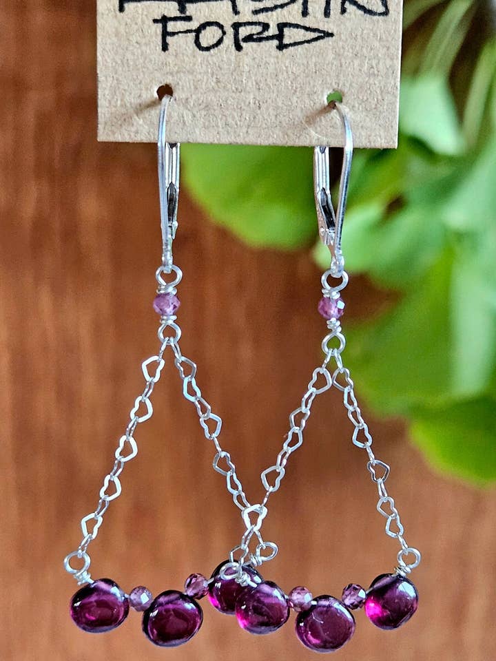 Pendientes «Swing» con granate rodolita ERD1224 para venta al por mayor de KRISTIN FORD Jewelry With Meaning