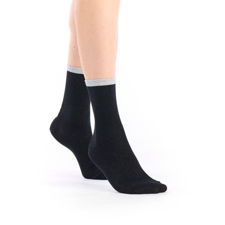 LIGHTWEIGHT SHINY PLAIN SOCK for wholesale by Pom de pin