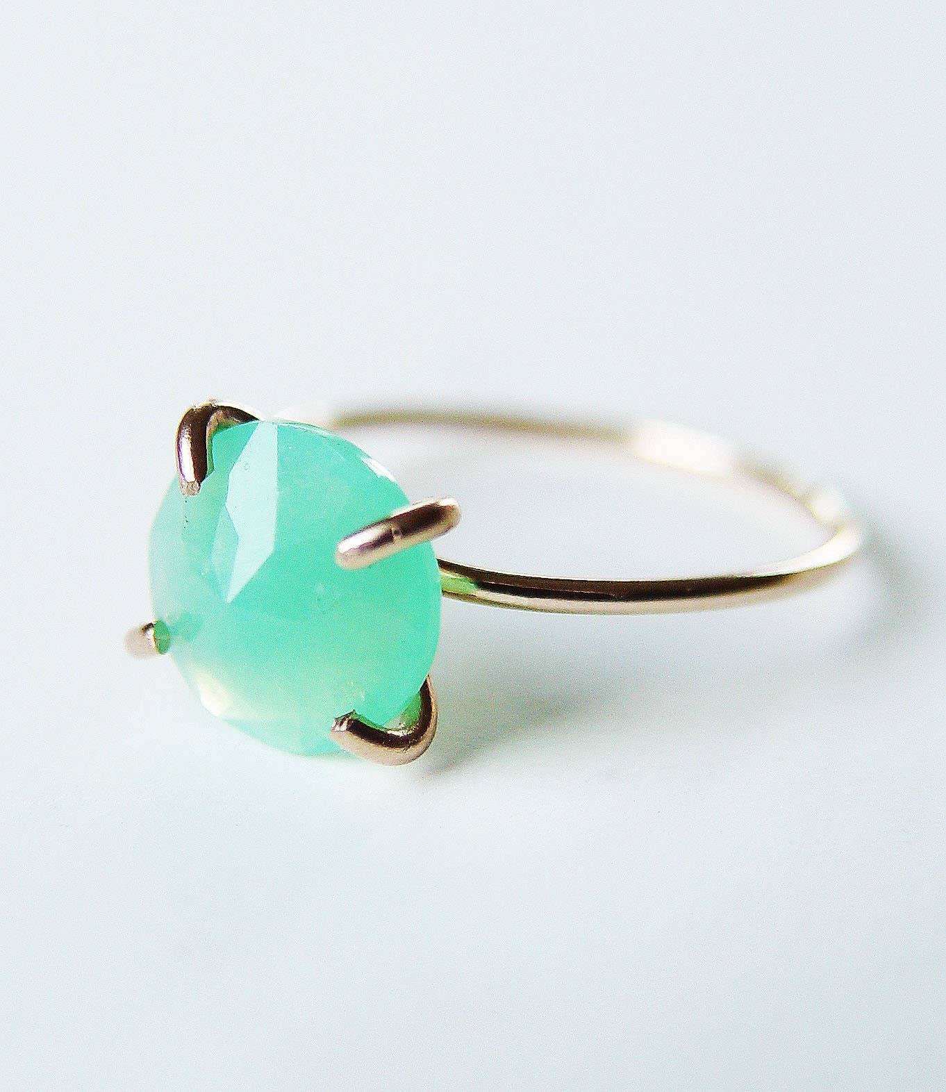 Friedasophie – Anel de pedra única/solitário por atacado – Anel Verde Crysoprase Ouro OOAK2