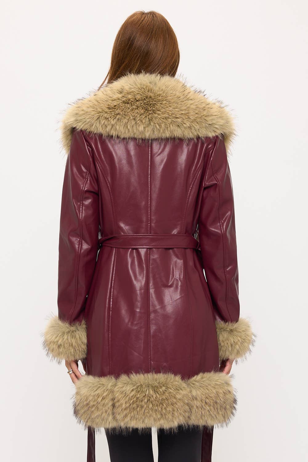 Coalition Apparel Inc - Vendita all'ingrosso Pelliccia/Pelliccia sintetica - Donna - CLAPC0018: Cappotto di Lusso Boardwalk a Contrasto6