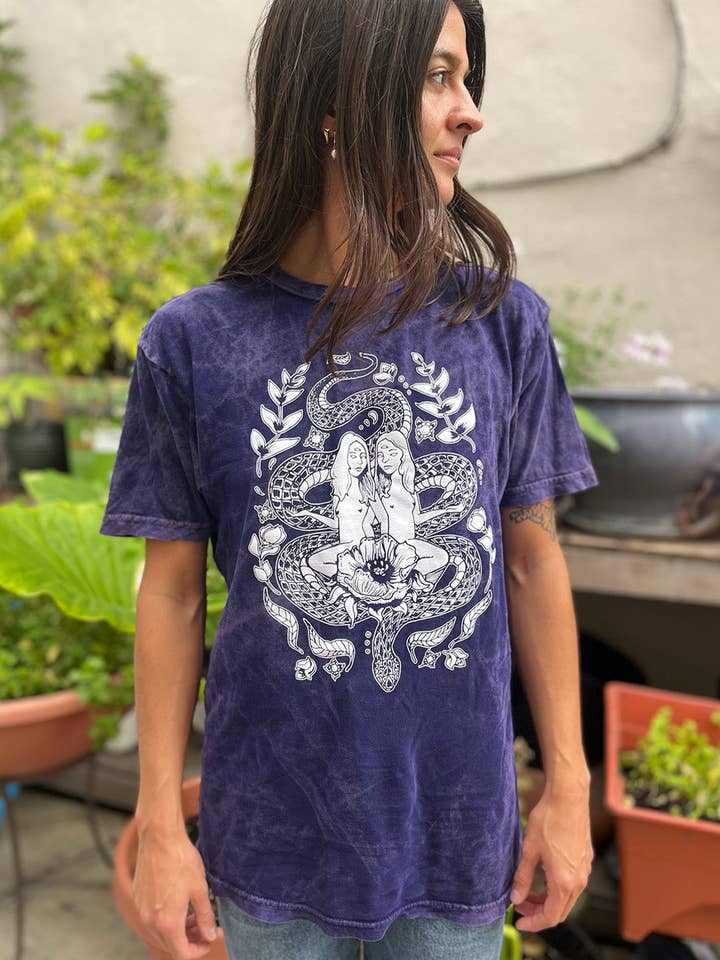 Camiseta Twins para venta al por mayor de Cosmic Shark Clothing