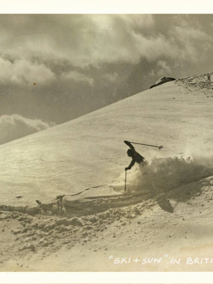 KP047 Two Skiers for wholesale by Cartolina Cards Inc.