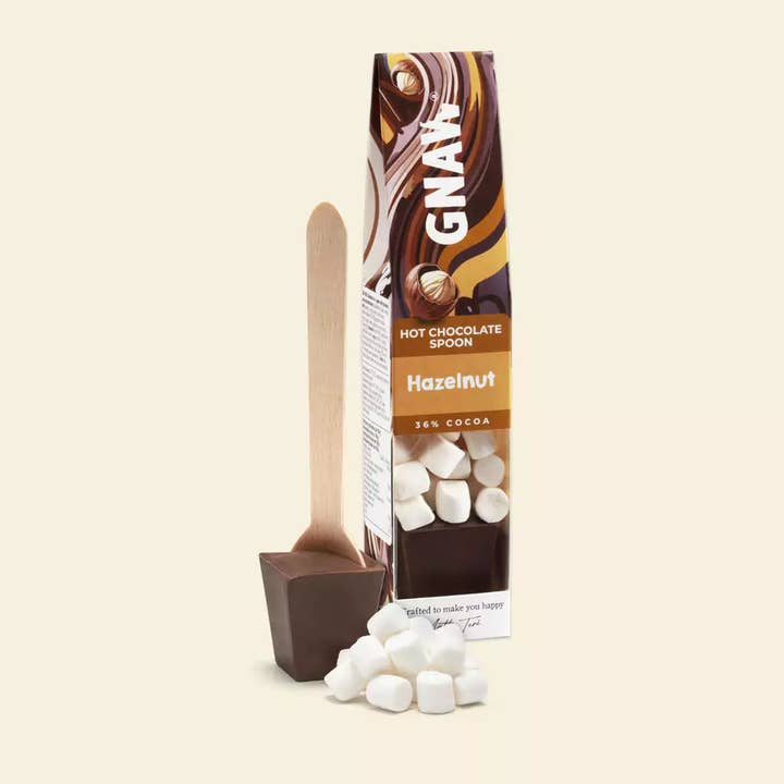 Cuillère de chocolat chaud noisette avec guimauves pour la vente par GNAW Chocolate