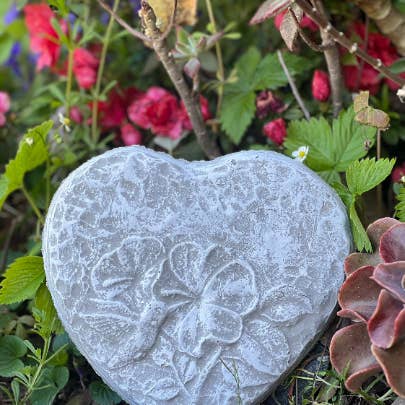 Backyard Stone Art – Großhandel Trittstein – Trittstein mit Kolibri-Herz, 20,3 x 1,9 cm, Gartenstein