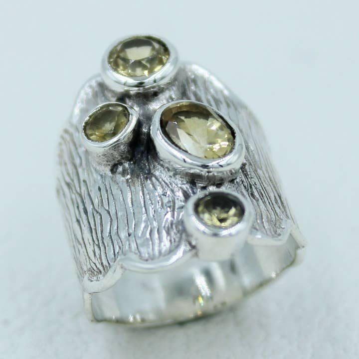 Bellissimo anello testurizzato in argento Sterling con citrino per la vendita all'ingrosso da parte di Silvex Jewelry