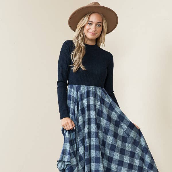 Robe à col rond avec jupe à carreaux pour la vente par Reborn J