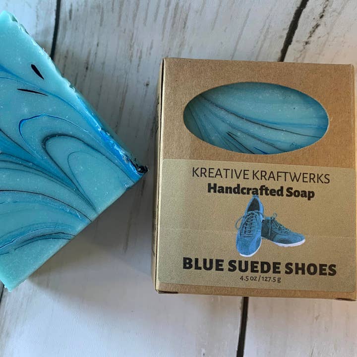 Savon pour chaussures en daim bleu pour la vente par Kreative Kraftwerks