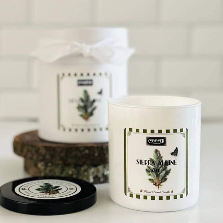 Candela di soia Sierra Alpine Fraser Fir per la vendita all'ingrosso da parte di Cooper Farm Co.