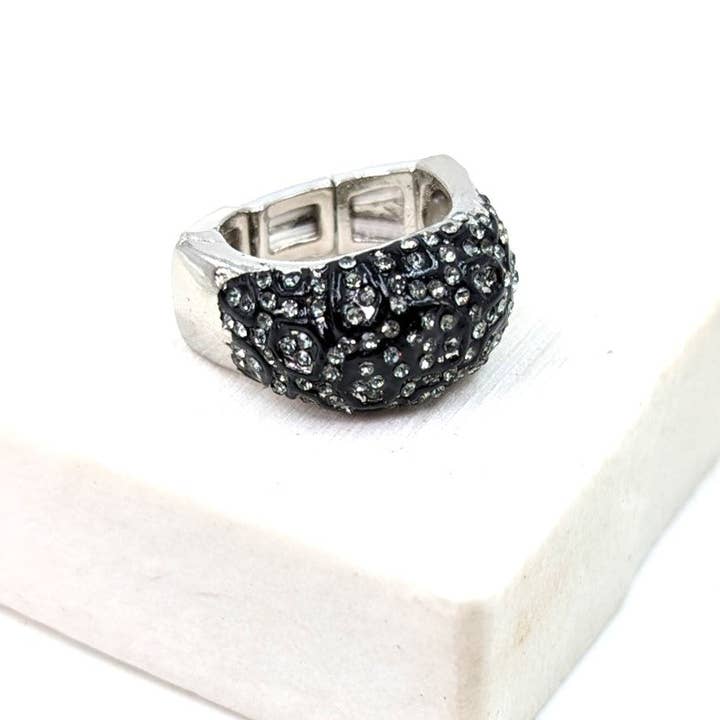 Bague ajustable incrustée de cristaux d'émail pour la vente par Tempest Designs