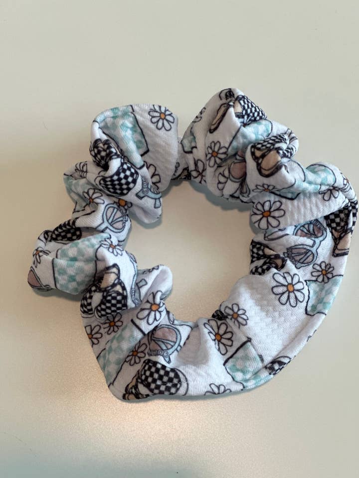 Girl Vibez pour la vente par Clove Boutique