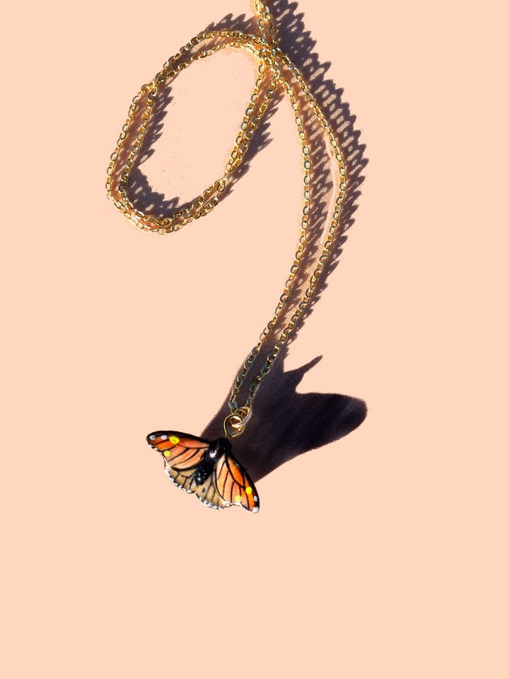 Piccolo Battito nel Collier Monarch per la vendita all'ingrosso da parte di Peter and June