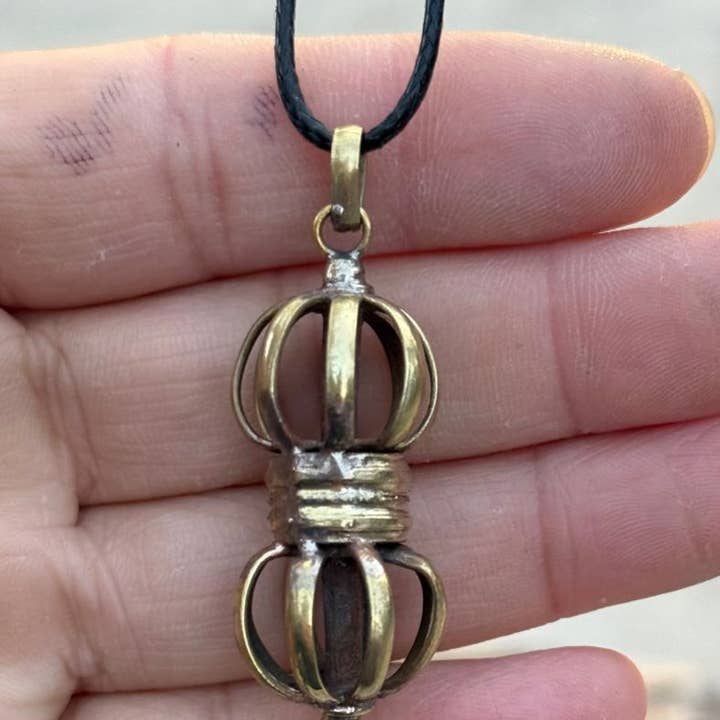 Lungta Imports – wholesale Individual charm/pendant – Tibetan Nine Spokes Dorji Dorjee Brass Protection Pendant3