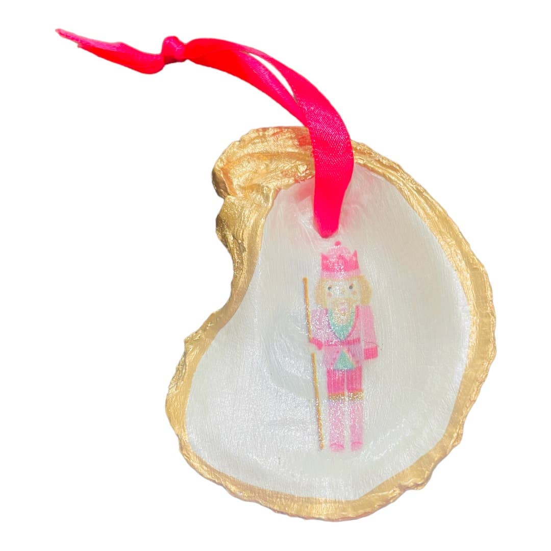 Shells by Shea – wholesale Prydnad – Skal-Figur i Ostronskal med Rosa Nötknäppare2