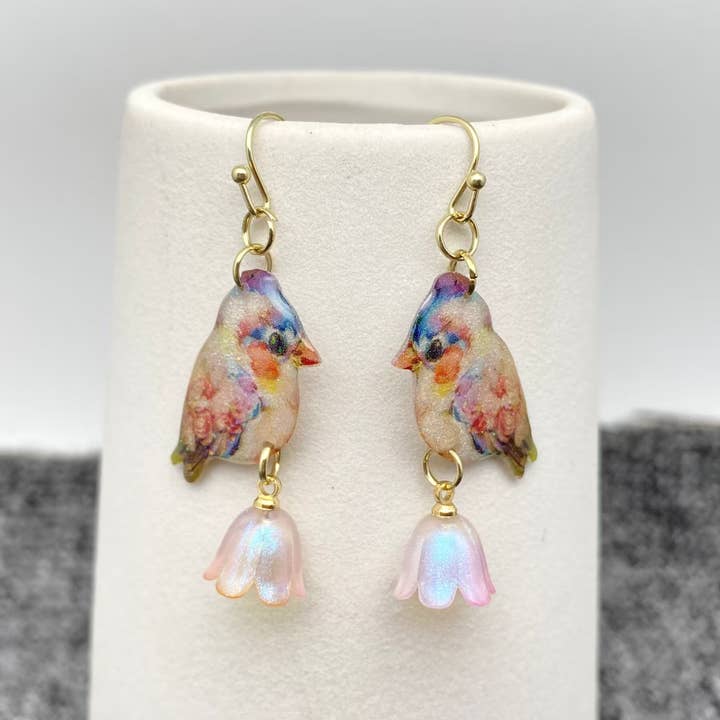 Mio Queena - Wholesale Dangle Earrings - Robin Picking Flowers, Resin Birds Dangle Earrings