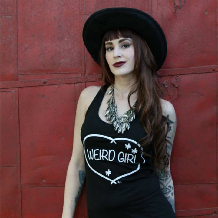 WEIRD GIRL Dam T-shirt för wholesale av Pinky Star
