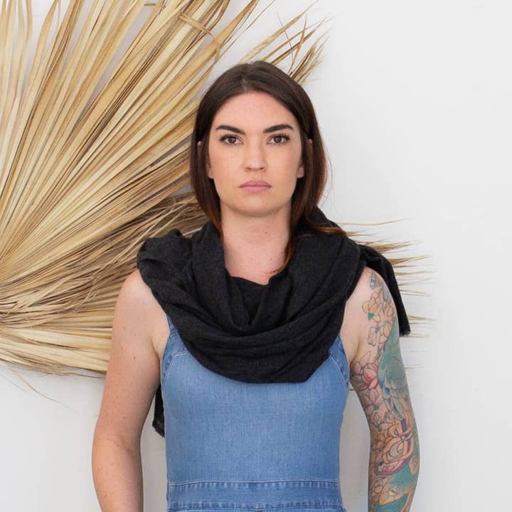 Tavy Tavy - Wholesale Scarf - Unisex - Graphite Dark Gray Oversized 100% Cashmere Scarf - Hand Dyed