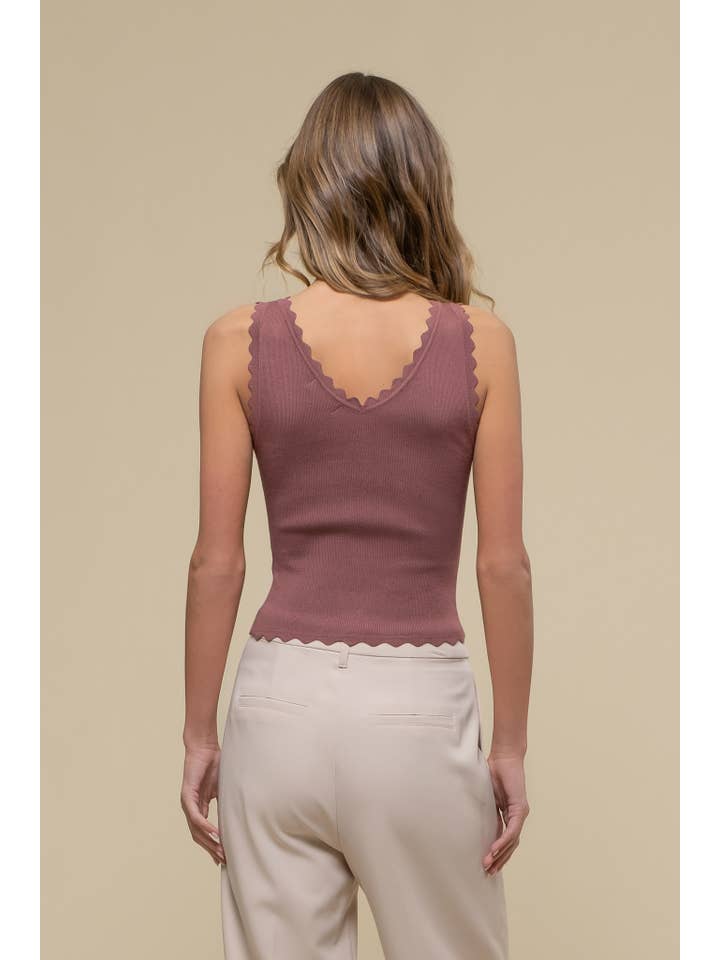 The Workshop Studio – wholesale Stickad topp - Dam – ÄRMLÖS TRÖJA MED KAMMUSSLINGSKANT STICKAD CROP TOP65