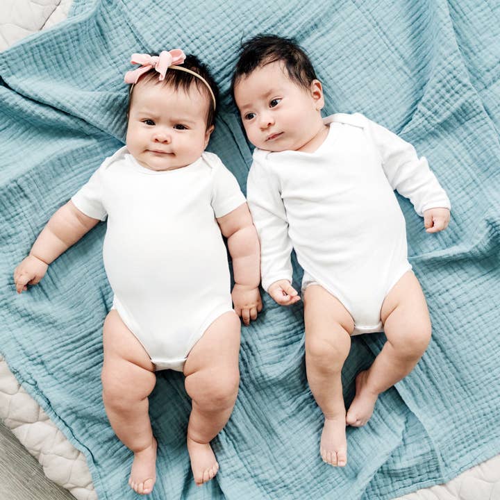 Goobie Baby – Engroshandel Svøb - Baby – Økologisk bomuld Muslin Swaddle Tæppe - Blå Gran1