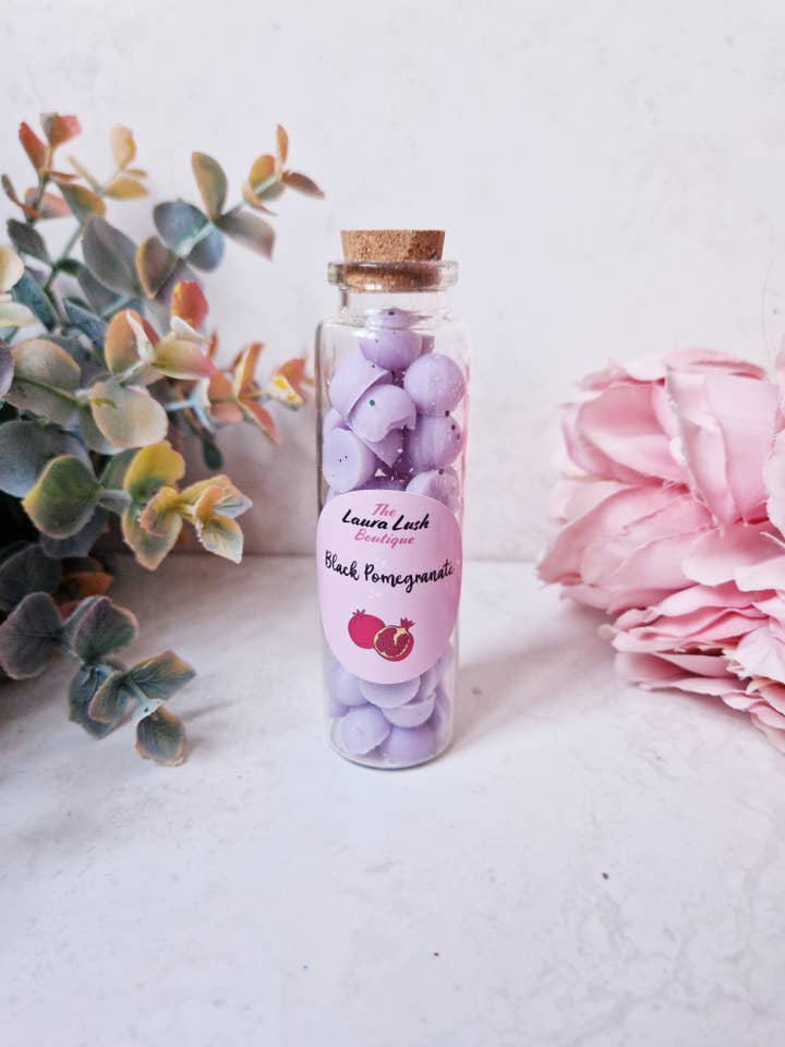Zwarte Granaatappel Mini Little Lushies Sojawas Smeltblokken voor wholesale door The Laura Lush Boutique