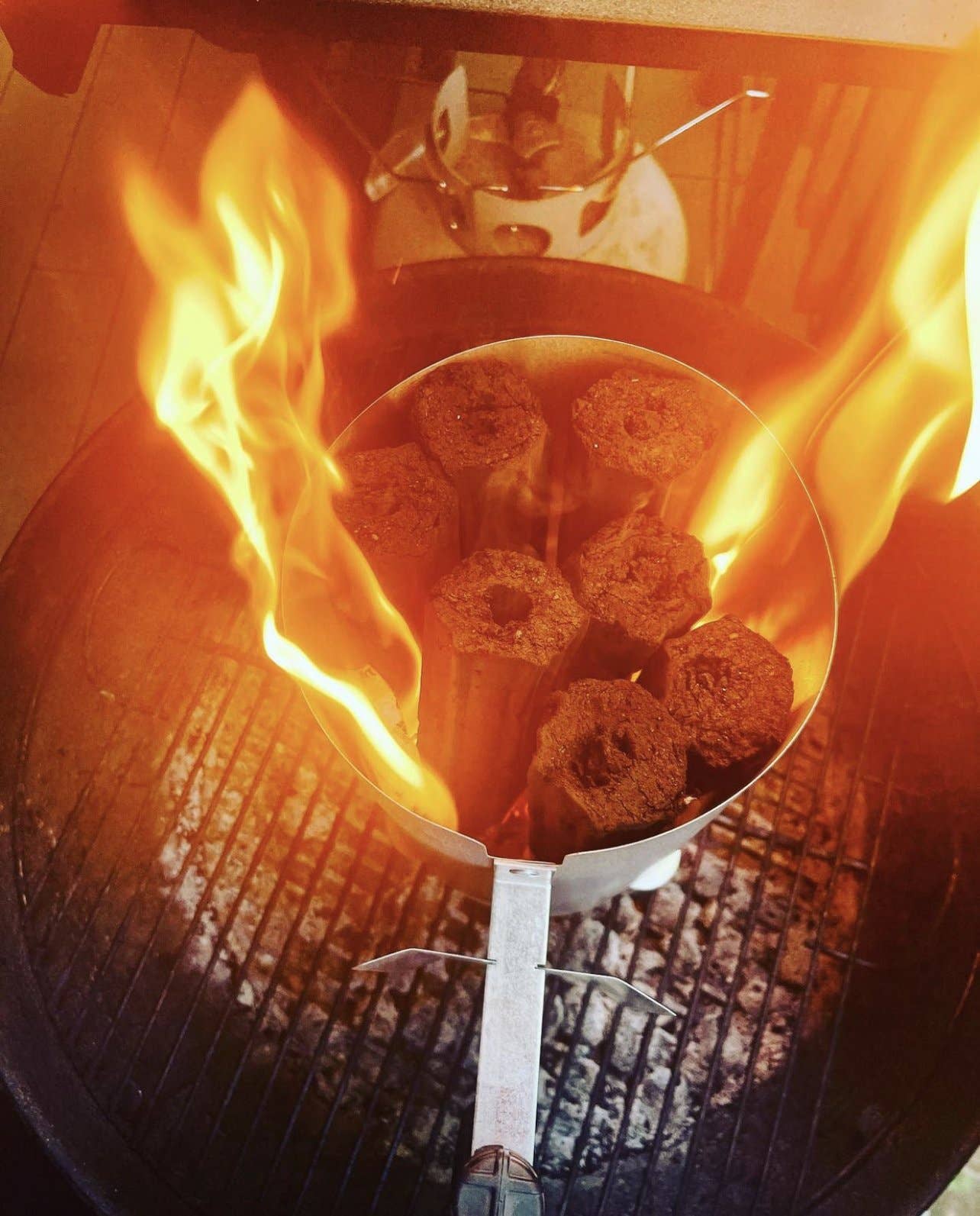 CHARBLOX - Wholesale Charcoal - CHARBLOX Ultra Premium Sustainable Hardwood Grilling Charcoal Logs4