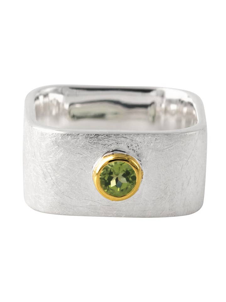 Silver ring, 18ct gold-plated, with 4mm peridot for wholesale by Campur GmbH