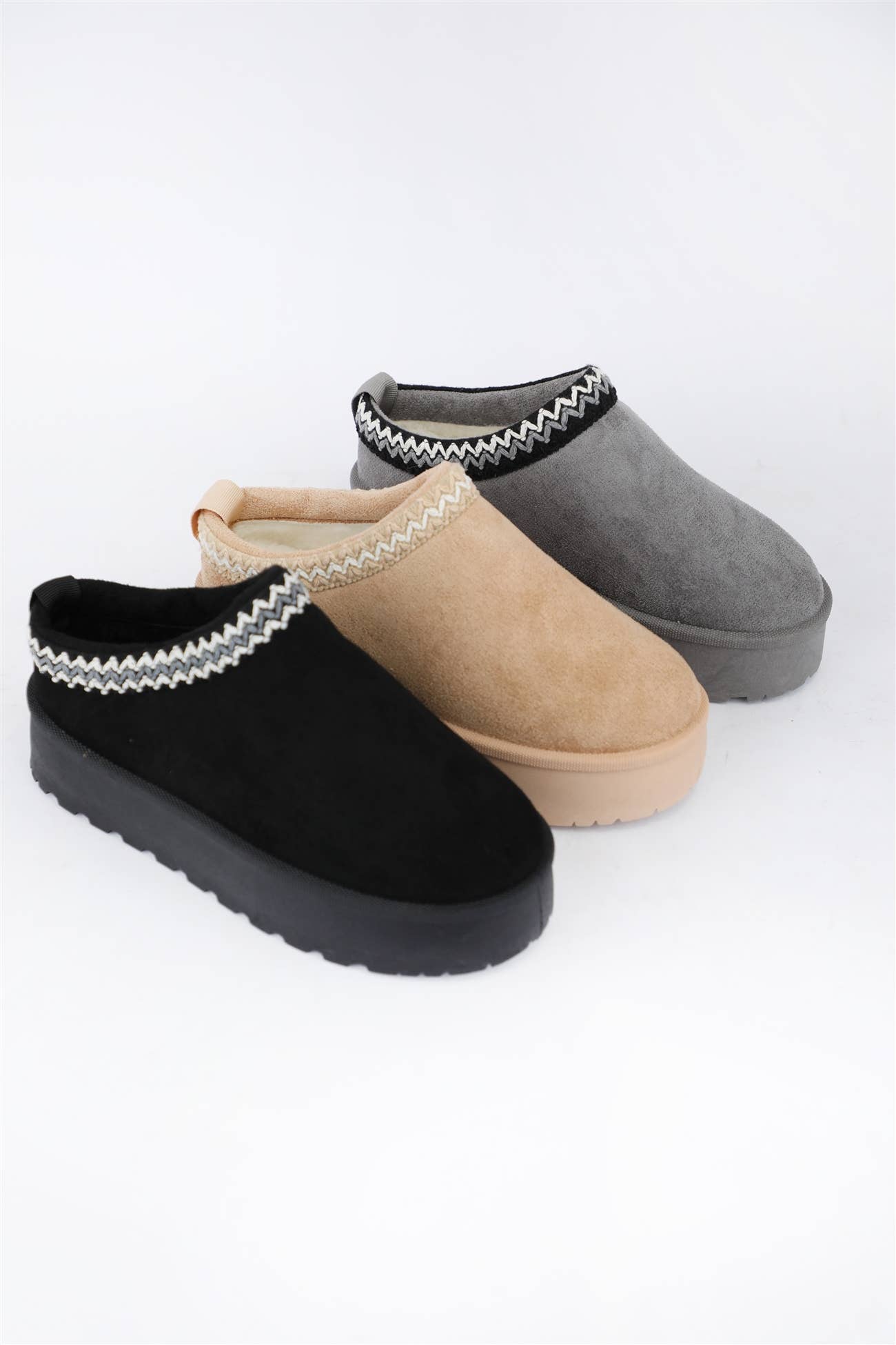 CCOCCI - Vendita all'ingrosso Stivali - Donna - PANTOFOLE CON ZEPPA ISPIRATE AGLI UGG SOLID-10 SLIP ON2
