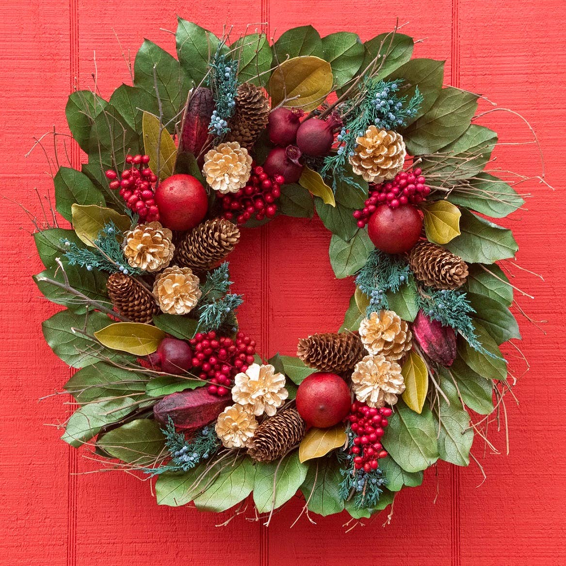 Andaluca - Wholesale Wreath - Golden Pinecone & Pomegranate Wreath2