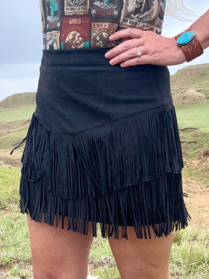 JUPE À FRANGES FORT WORTH NOIRE pour la vente par Sterling Kreek