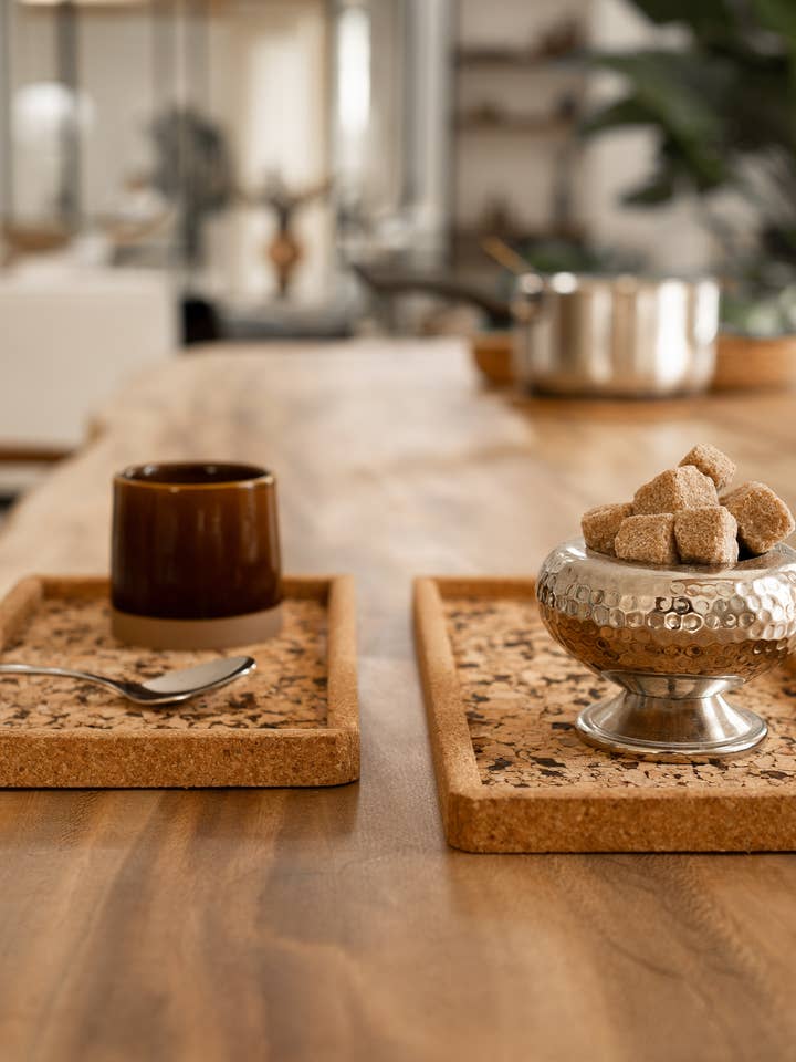 Bandeja QUERCO de corcho - dos tamaños para venta al por mayor de Tiseco