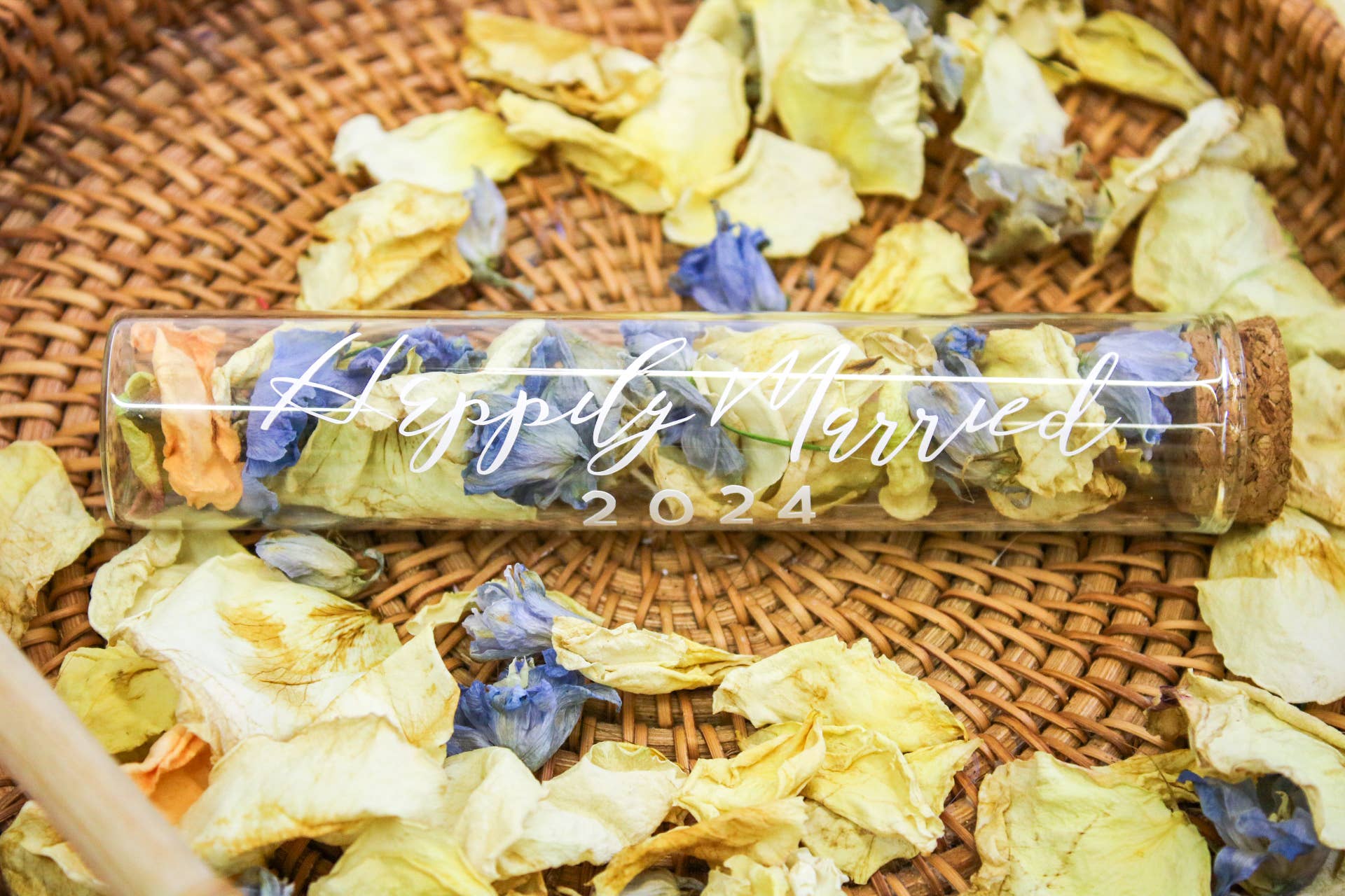 Wildestdreams.flowers - Wholesale Confetti - Biodegradable Confetti In Personalized Glass Test Tubes7