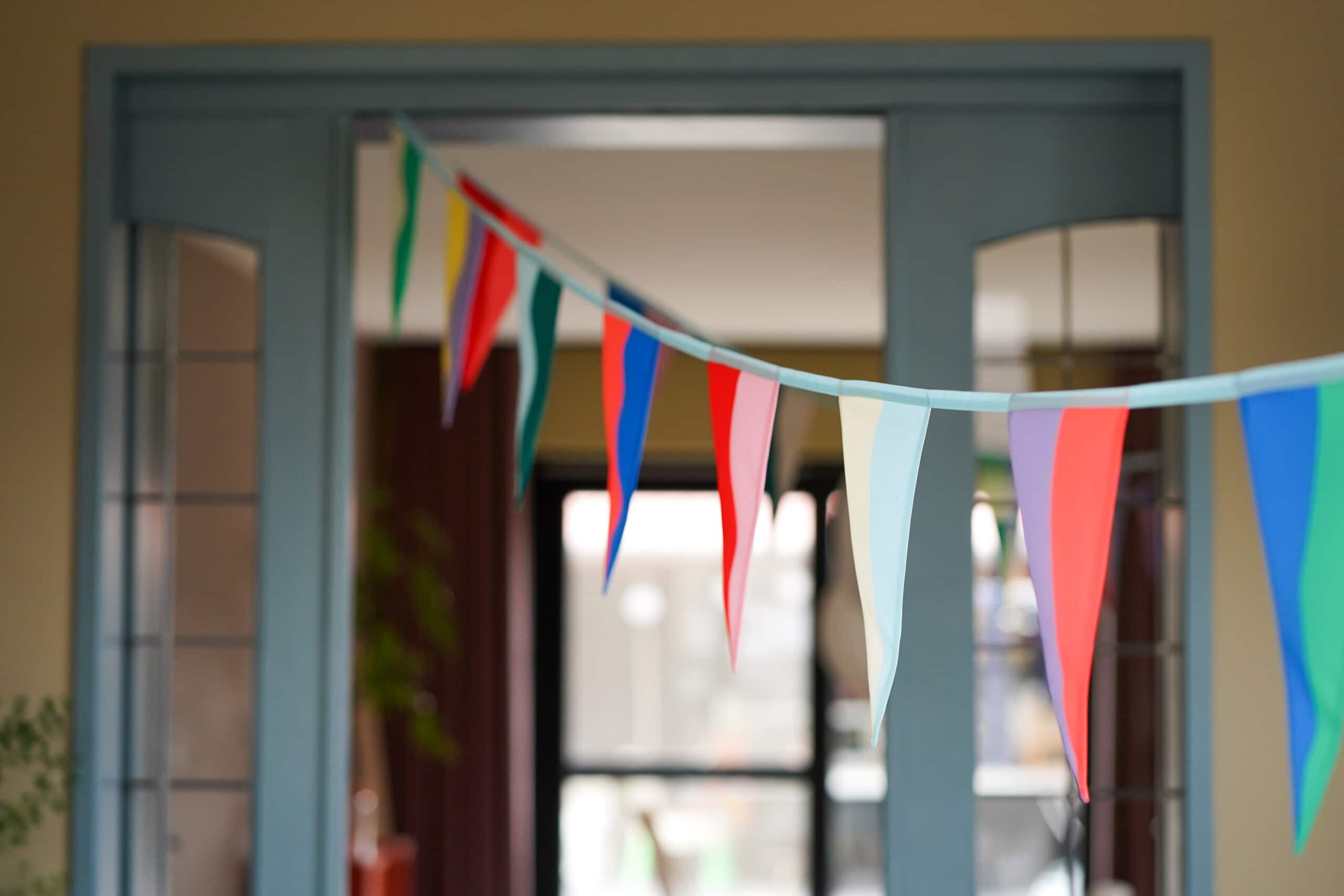 Engel. – wholesale Streamer – Slinger Circus - Large1