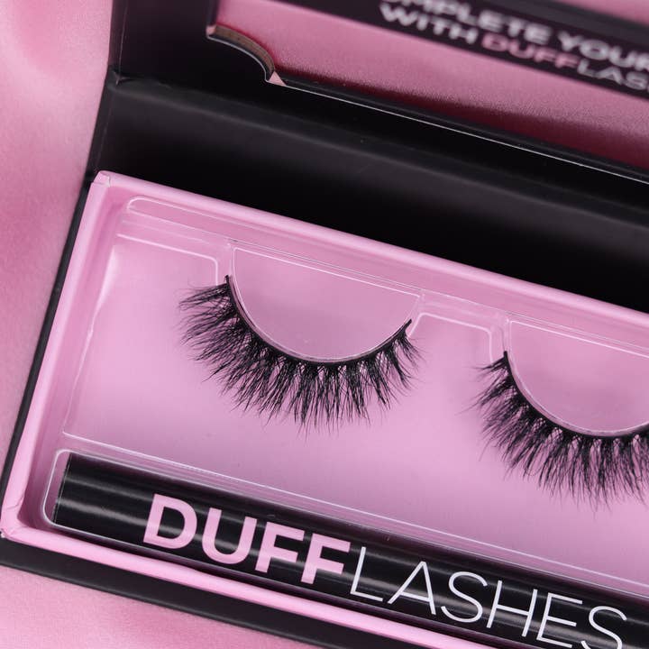 DUFFBEAUTY - Wholesale False/Fake Eyelashes - Date Night, Cat-eye lash3