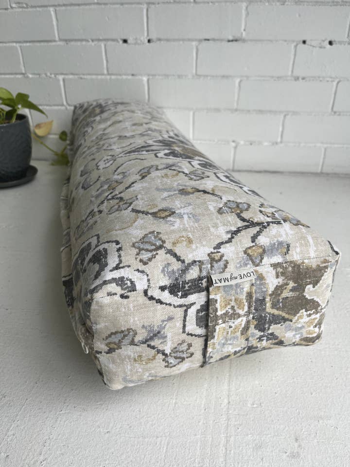 Long & Lean Yoga Bolster voor wholesale door Love My Mat Yoga