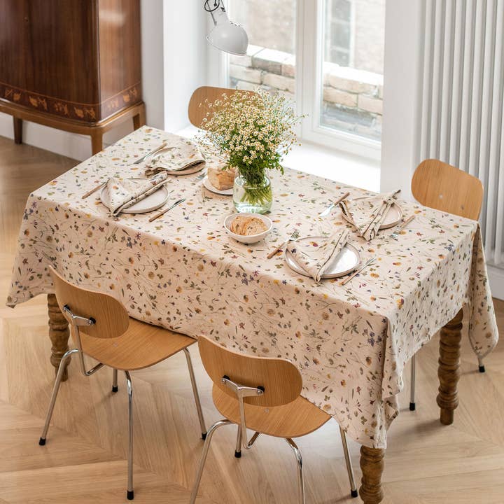 MagicLinen (We handle U.S. import procedures for you) – wholesale Tablecloth – Botanical print linen tablecloth | Floral print4