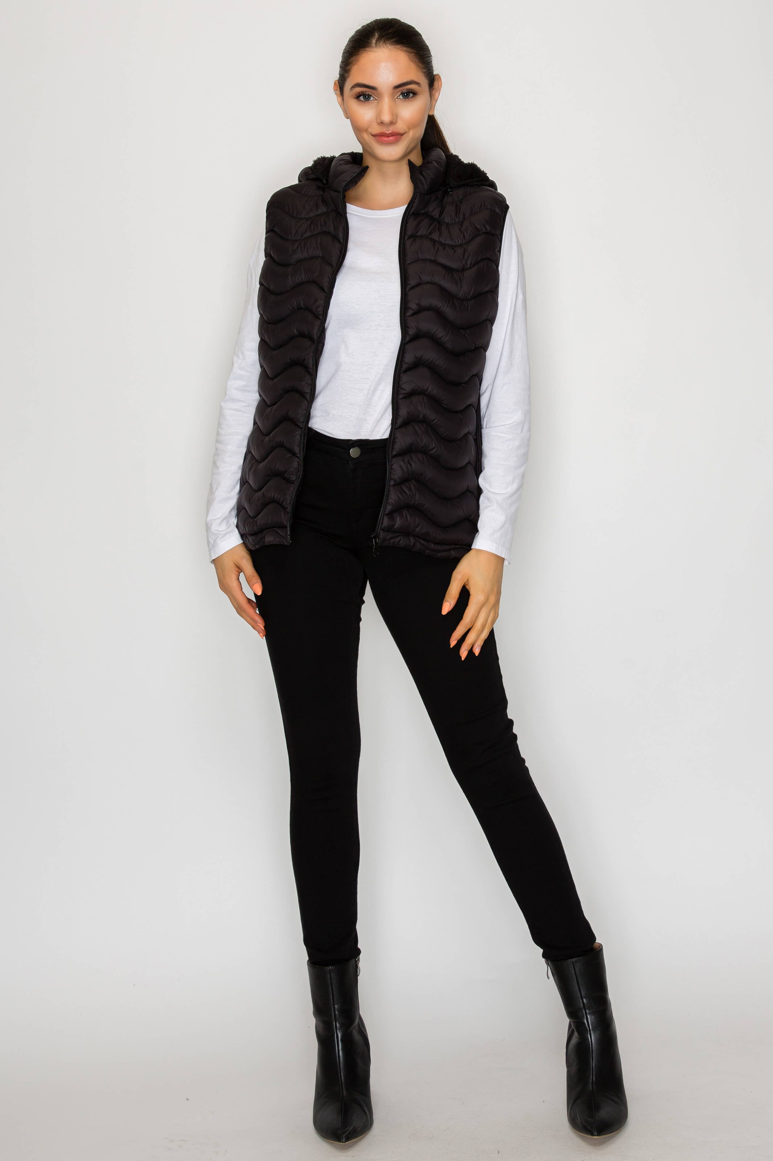 V390 Damväst med huva utan ärmar (V390) för wholesale på Faire12