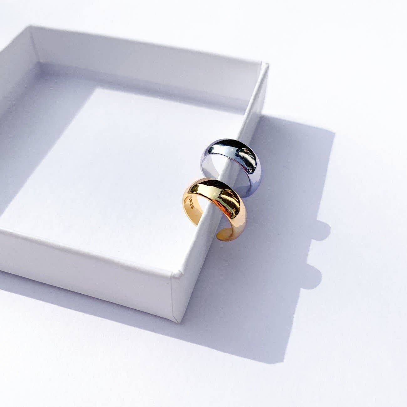 Love Local Jewelry - Vendita all'ingrosso Orecchini ear cuff/ear wrap - Juna ear cuff regolabile in argento 925 placcato oro 18k resistente all’acqua2