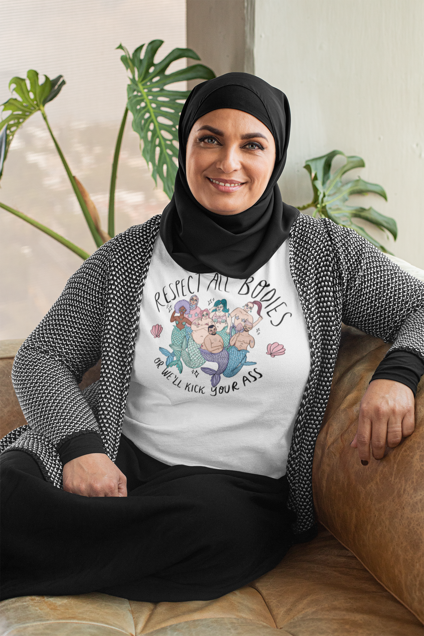 Chiaralascura – wholesale T-shirts med screentryck – Dam – Unisex t-shirt i ekologisk bomull med Body Positive sjöjungfruar21