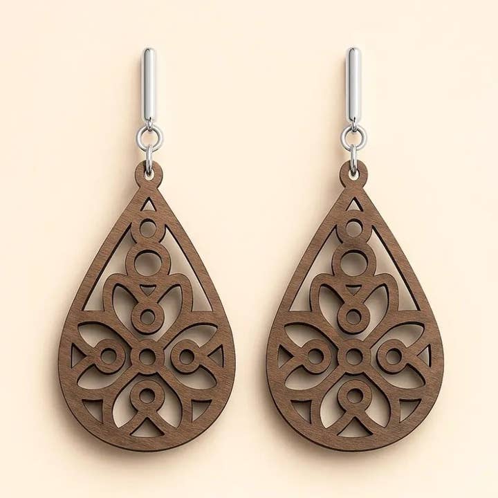 Leafdrop Fleur – Træøreringe med Blomstermotiv for engroshandel hos Asjeblief