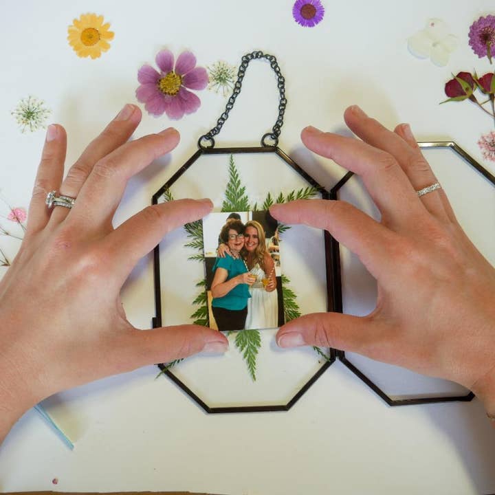 Adults & Crafts – wholesale DIY-pysselkit – DIY-kit för pressade blommor i ram