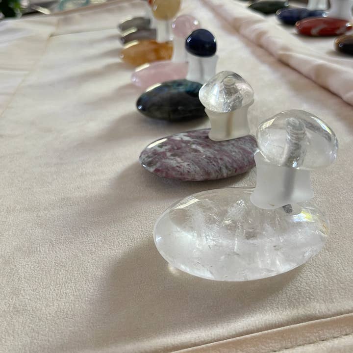 Crystal Connexion – wholesale Kroppsmassage – 7 Crystal TouchⓇ massage-stenar av Elizabeth Contal