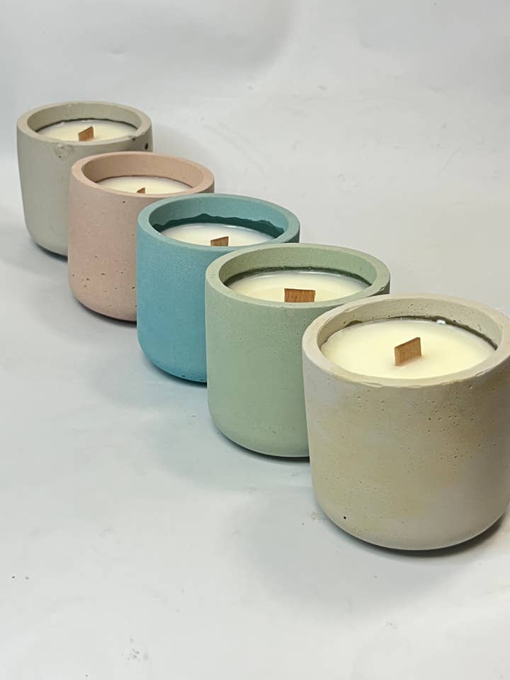 6oz Coconut Apricots Candle l Mildly Scented Slow-burn for wholesale by MadebyOmo