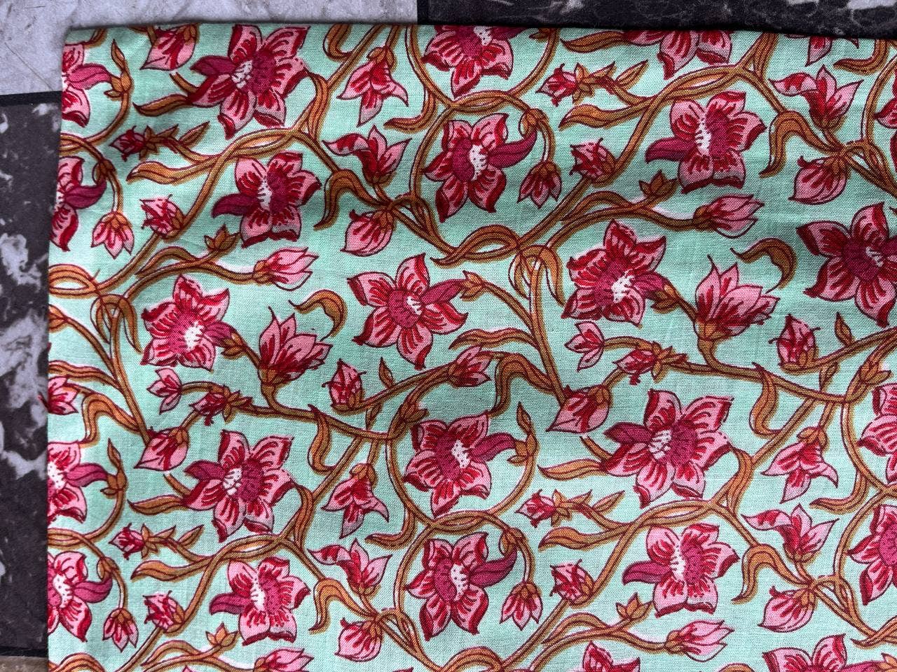 Bhawana Handicrafts - Venta al por mayor Pinturas para tela - Tela pequeña con estampado floral, tela Jaipuri india de algodón2