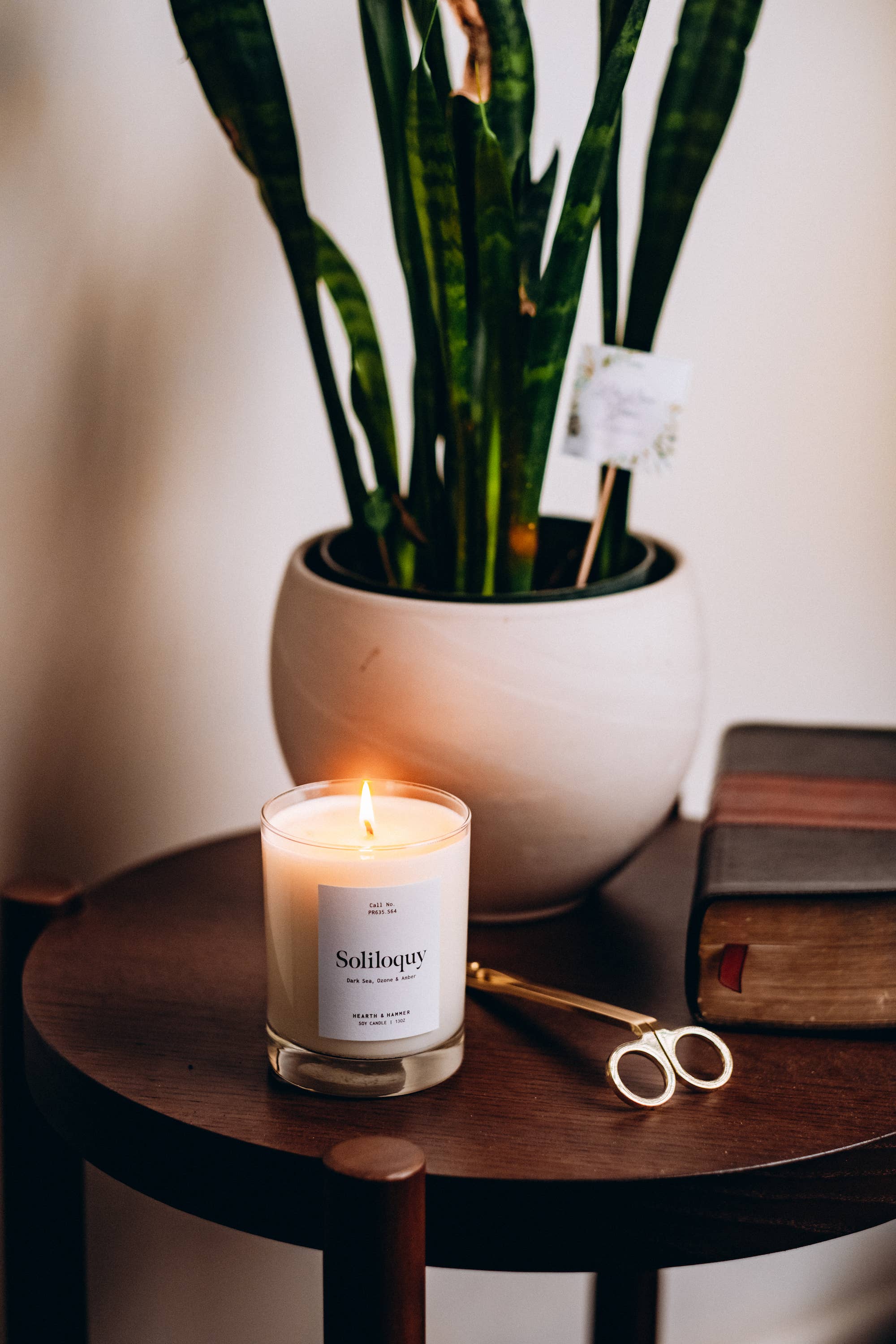 Hearth & Hammer - Vente Bougie en bocal - Catalogue Soliloquy Bougie Littéraire