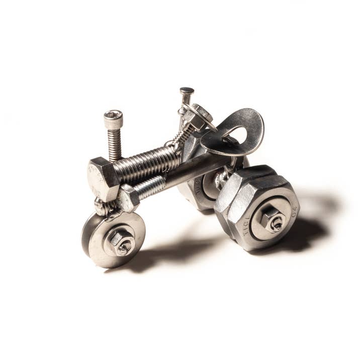 Metal Relic - Wholesale Decorative Figurine - Scrap Metal Dually Tractor Figurine, Steel Sculpture5