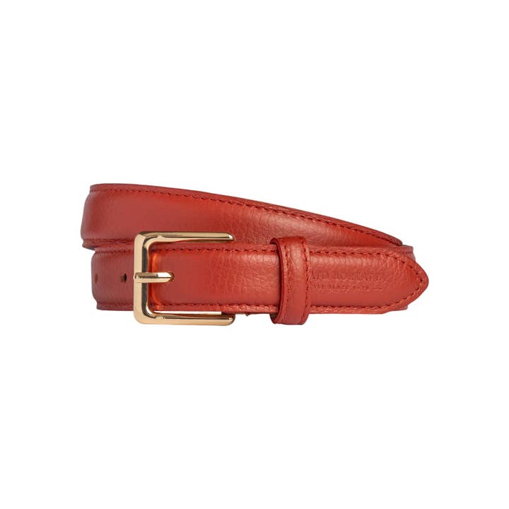 RB4022AM | Damebælte fremstillet i Italien i ægte læder med Dollaro-korn. Spænde i blank guldfinish. Farve Paprika. Mål: cm 115 x 2,5 x 0,5 (taljevidde cm 100) for engroshandel hos Kaili mood / RENATO BORZATTA - Italy since 1978 -